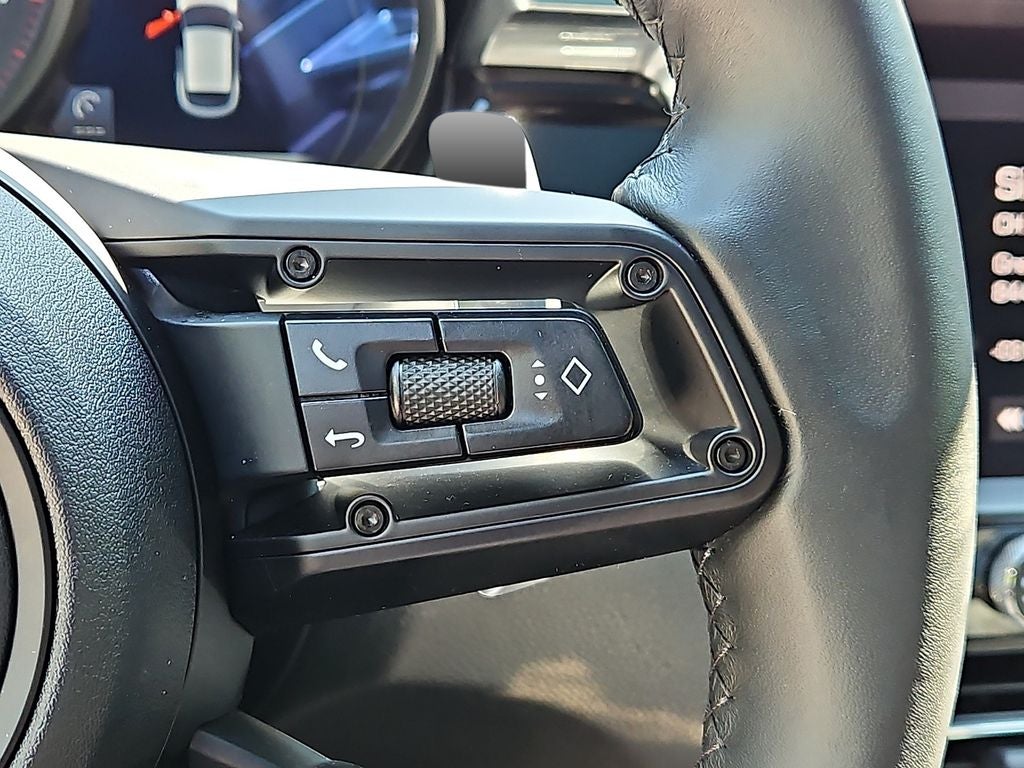 2025 Porsche Macan T