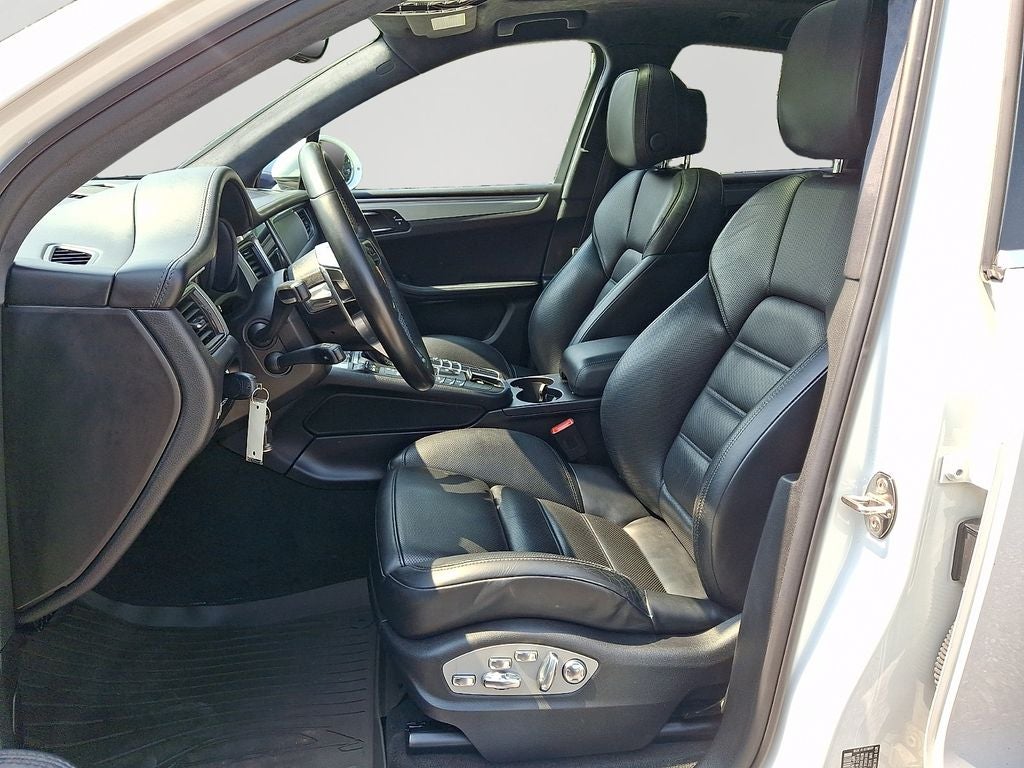 2018 Porsche Macan Turbo