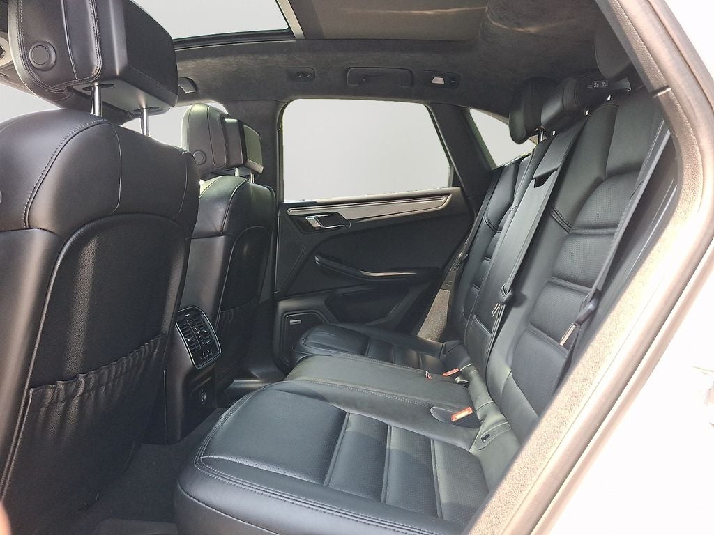 2018 Porsche Macan Turbo