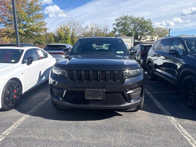 2025 Jeep Grand Cherokee Altitude X w/ Preferred Package