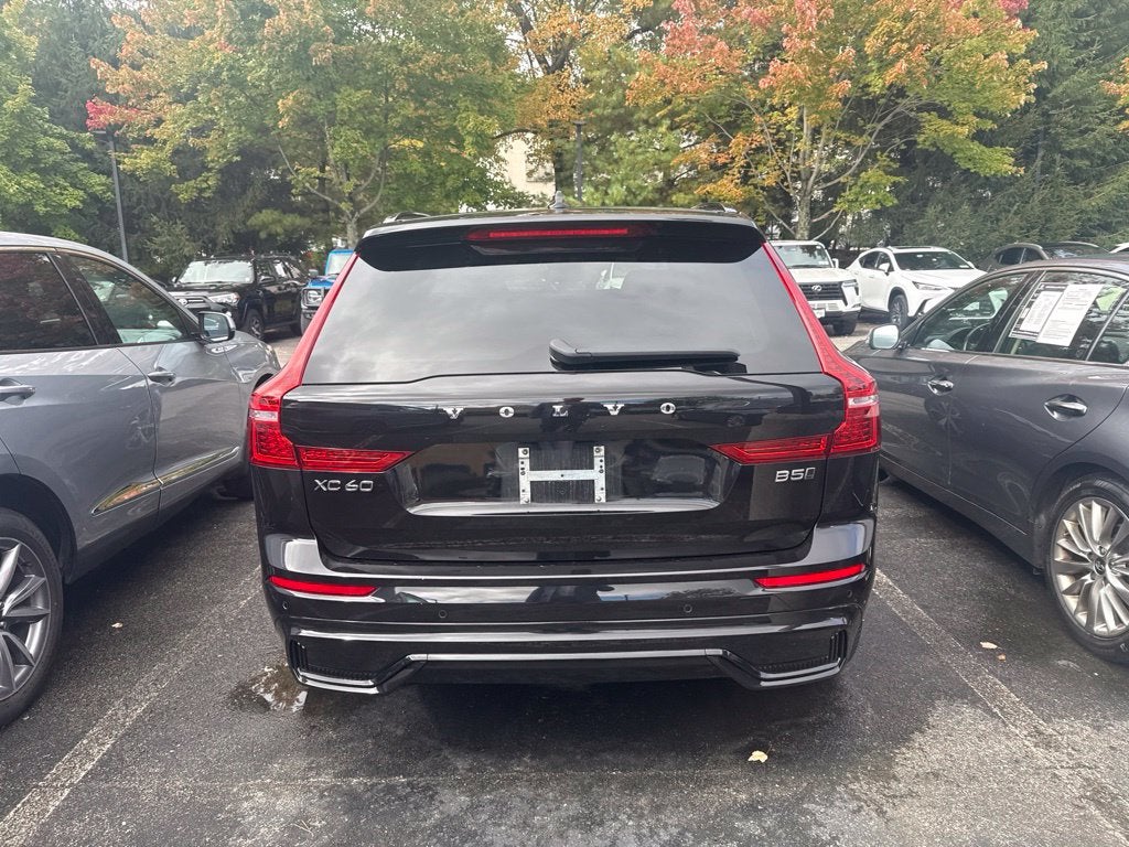 2023 Volvo XC60 B5 Ultimate Dark Theme w/ Bowers & Wilkins Premium Sound