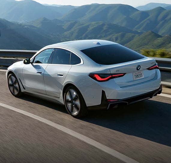 BMW i4 vs. Tesla Model 3 Performance