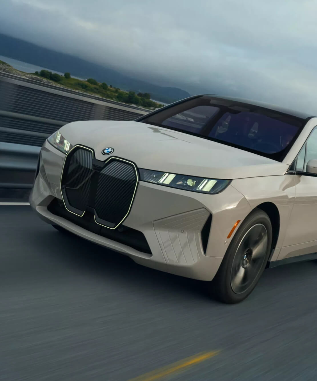 BMW iX VS. TESLA MODEL Y: TRIMS AND NEW FEATURES